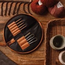 Custodia in pelle a maglia - Muud - Astuccio per aghi uncinati Dian - Whisky