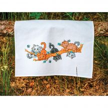 Kit per ricamare un canovaccio da cucina - Vervaco - Giocare con i gattini