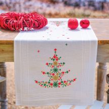 Kit runner da ricamare - Vervaco - Albero di Natale con decorazioni
