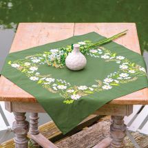 Kit tovaglia da ricamo - Vervaco - Fiori bianchi